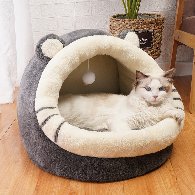 "Semi-Enclosed Cat House: Warm and Ideal for All Seasons"